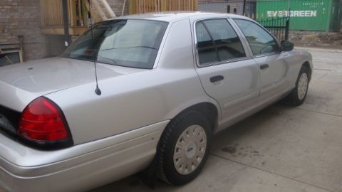 2005 Ford Crown Victoria photo