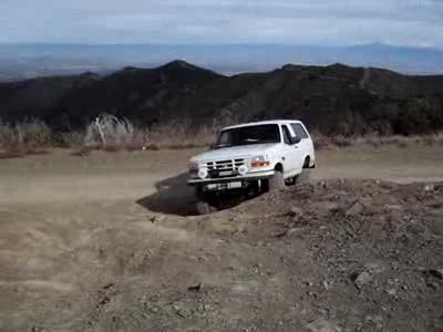 1996 Ford Bronco - Play area on Main Divide