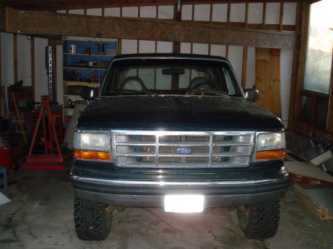 1993 Ford Bronco - Sliding it into the garage.