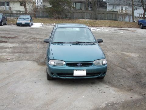 1997 Ford Aspire photo