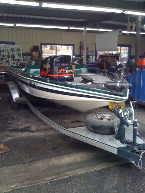 1992 Tracker Pro “Pro Deep V16”