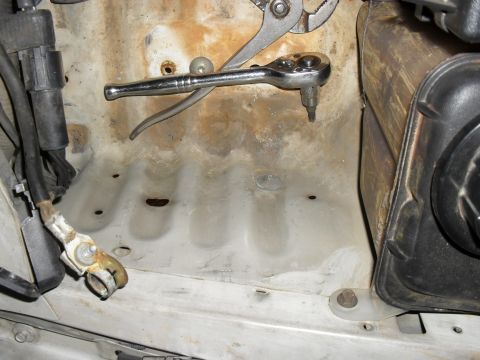 1995 Ford Thunderbird - Darn Torx bolts that hold the ABS pump tray, underneath the battery tray
