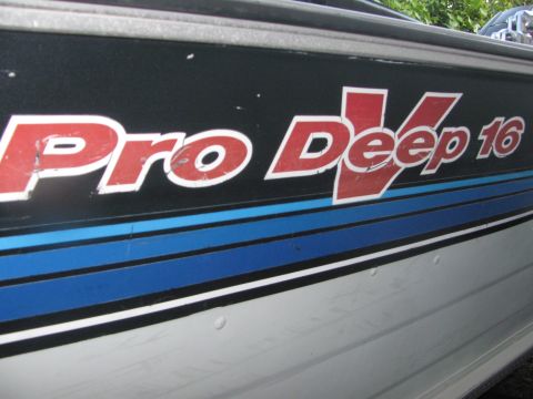 1992 Tracker Pro “Pro Deep V16”