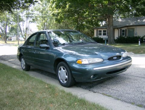 1995 Ford Contour photo