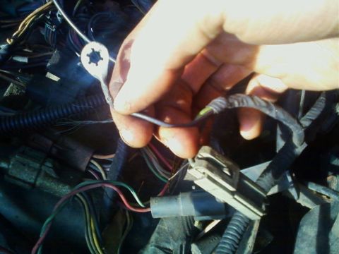 1990 Ford Bronco - Ground (Driver%u2019s side fender) %u2013 not connected