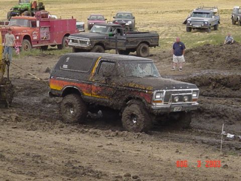 1989 Ford Bronco - Out of the mud