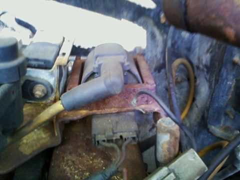 1990 Ford Bronco - Capacitor on coil %u2013 Broken