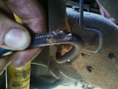 1990 Ford Bronco - Brake Line (Driver%u2019s side) %u2013 cut
