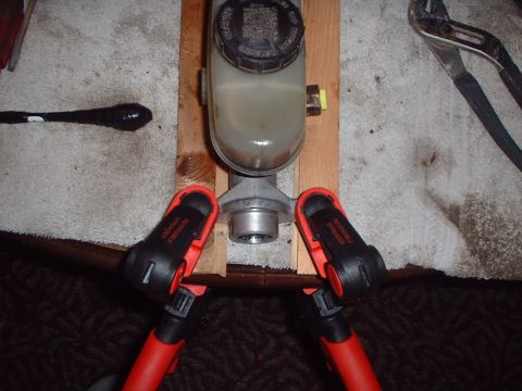 1989 Ford Bronco - Bench bleed new master