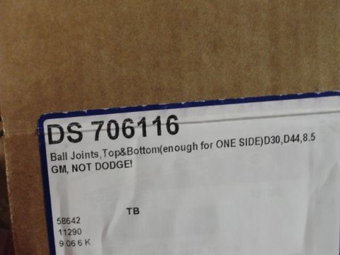 1995 Ford Bronco - Part label shows DS 706116 for ball joints, specifying compatibility with GM vehicles.