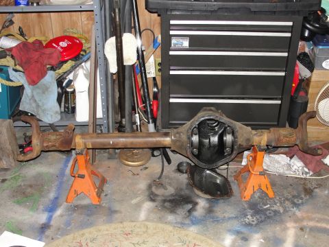 1995 Ford Bronco - Axle stripped down