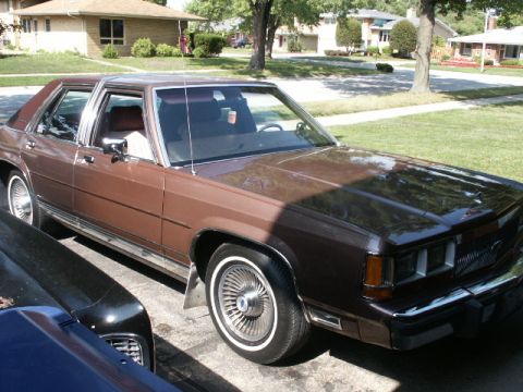 1989 Ford LTD Crown Victoria photo
