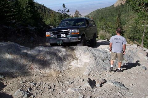 1990 Ford Bronco - Dave Couch approaching Jaws 1
