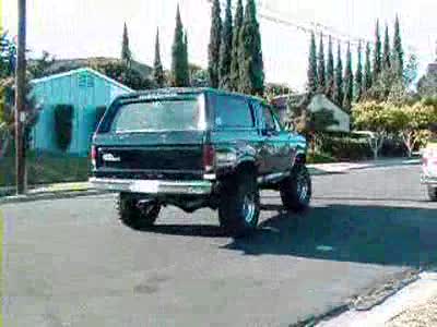 1981 Ford Bronco - Movie Driving up the Street to 3,000 RPM