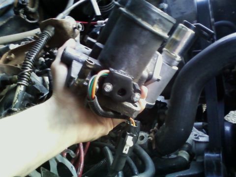 1994 Ford F-250 - The throttle body removed.