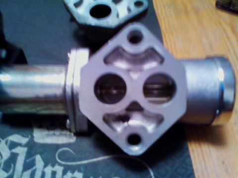 1994 Ford F-250 - Durasuck #TV202 The wire-harness plugs in toutching the distributer because of the angle their IAC points. Also, it doesn't have the spring…