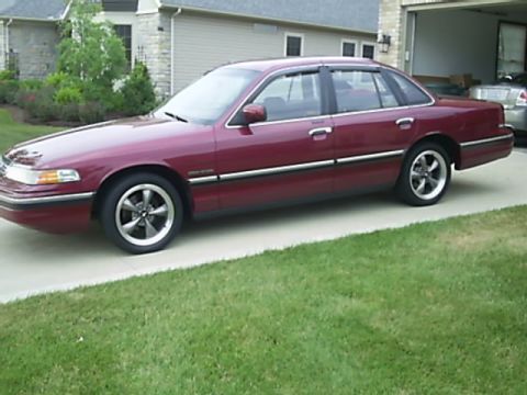 1993 Ford Crown Victoria photo