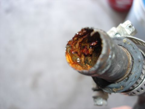 1992 Ford Bronco - Hose-Attachemet between Heater Core Outlet and Water Pump.....RUST!