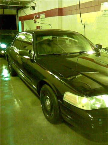 2003 Ford Crown Victoria photo