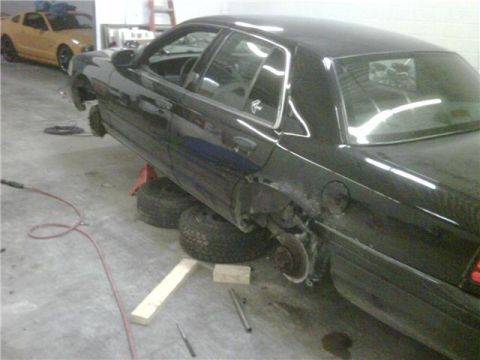 2003 Ford Crown Victoria photo