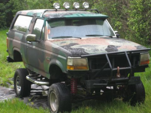 1995 Ford Bronco - new bronco 1984 with 93 front clip 4.9 inline 6 sterling 10.5 rear