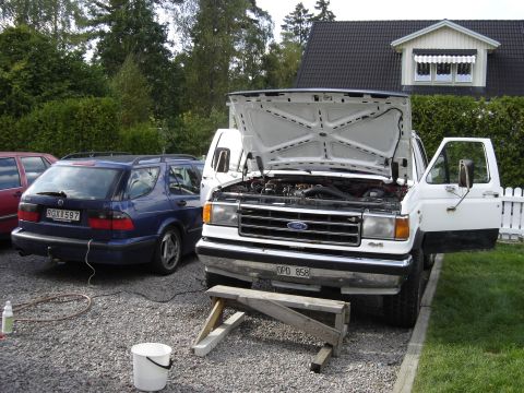 1989 Ford Bronco - Doing some work