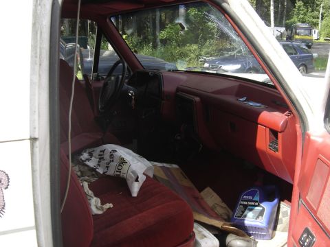 1989 Ford Bronco - this is what the inside looked when i bought the car. Note the cacked windshield