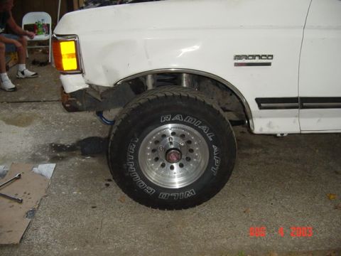 1987 Ford Bronco - Tire looks like it is centered well