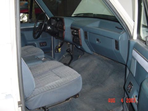 1987 Ford Bronco - Got a couple interior shots