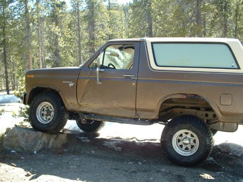 1994 Ford Bronco - This is MountainMan's truck. Great guy, and a great truck. He knows I know where the TA truck stop is now, or do I?
