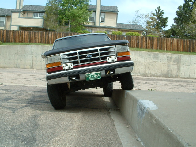 Sway bars gone, did it in this parking lot...people sure look at you funny sometimes...hilly billy I am I am!  Little bit of a difference.