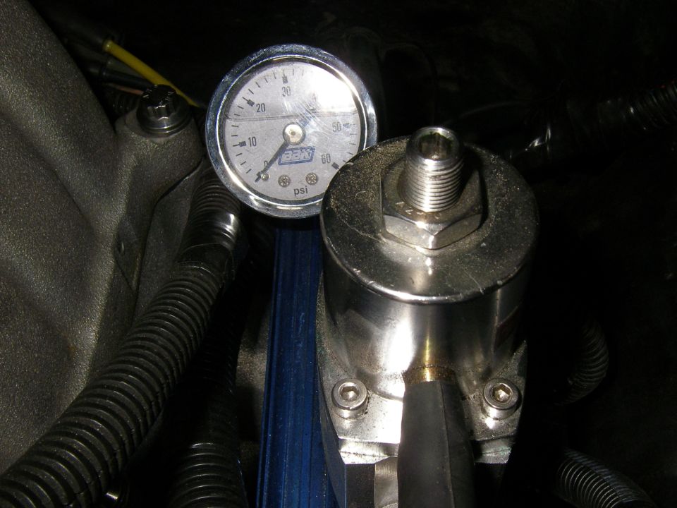 Professional Products Powerflow Fuel Rail, Adjustable FPR & BBK Gauge