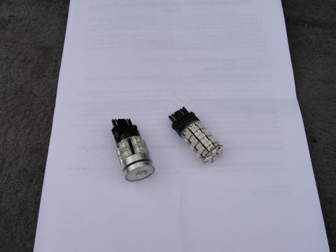 1995 Ford Bronco - Two LED bulbs are shown on a document, likely for automotive use.