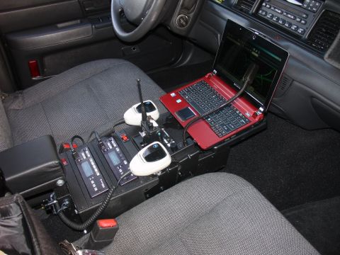 2005 Ford Crown Victoria photo