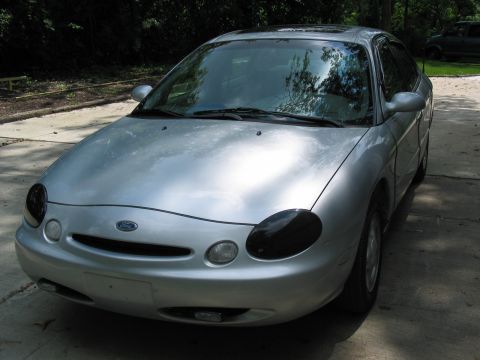 1997 Ford Taurus - another new canon shot. they're so high quality they take me like 3 minutes to upload!