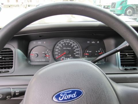 2003 Ford Crown Victoria photo