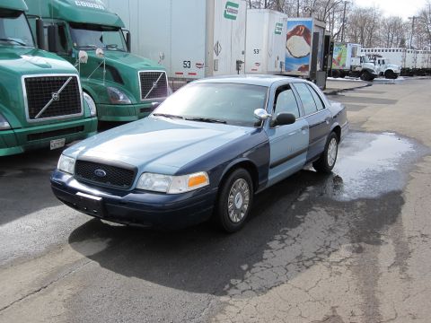 2003 Ford Crown Victoria photo