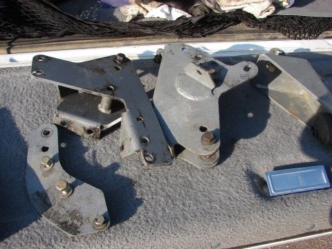 1995 Ford Bronco - These are parts for a lift kit, not a 1995 Ford Bronco.