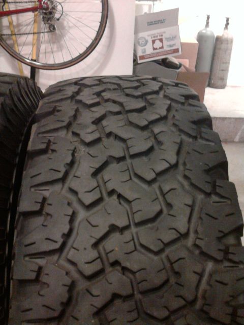 1983 Ferrari Enzo - The photo shows the tread pattern of an off-road tire, not a 1983 Ferrari Enzo.