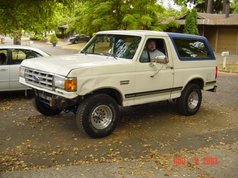 1987 Ford Bronco - Todd took it up for a parts run...drives pretty good now...