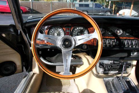 1987 Jaguar XJ6 - Nardi with Jag button