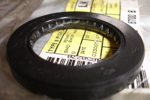 1995 Ford Taurus - A close-up view of an automotive seal with a label indicating 'TYPE 3 PICKL'.