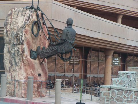 1978 Ford Bronco - cool statue at the Hoover Dam