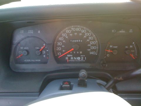 2000 Ford Crown Victoria photo