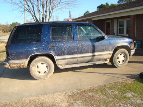 1999 GMC Yukon - took it muddin once on purpose and the distributer got wet.. yikes