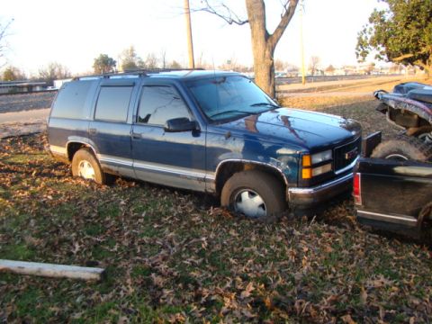 1999 GMC Yukon - burried up