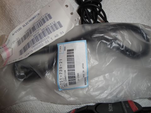 1993 Ford Taurus - This photo shows a Sony EV-S1000 video cable, not a 1993 Ford Taurus.