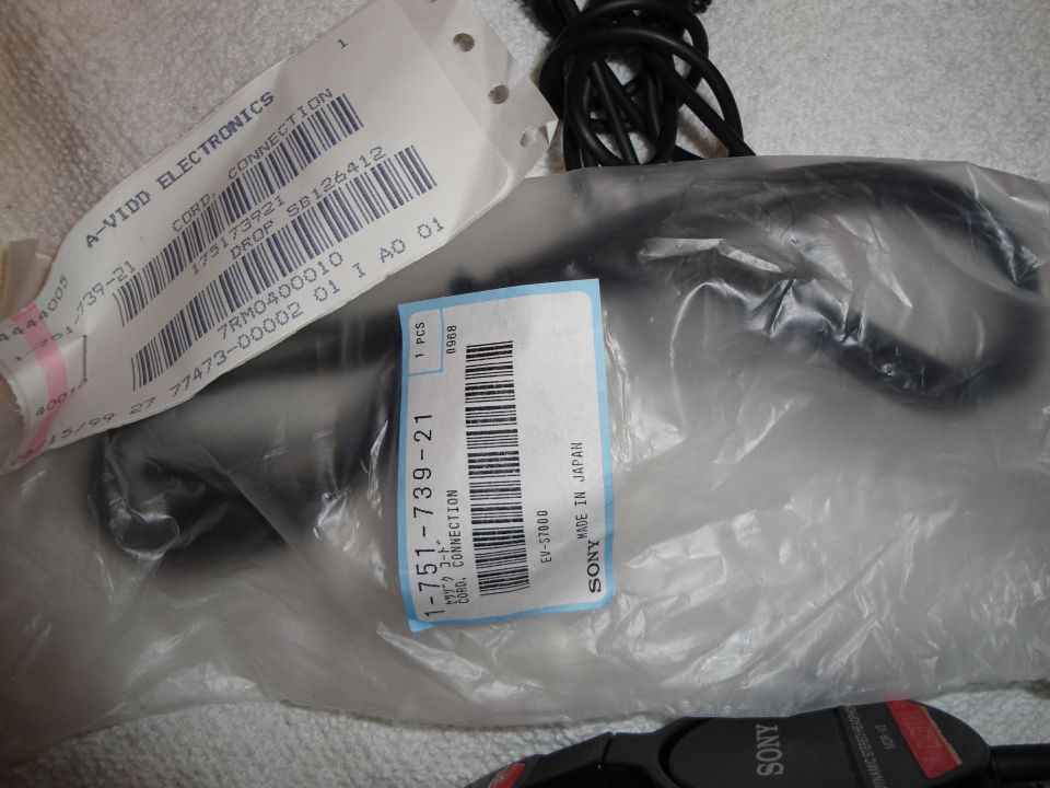 Sony EV-S1000 video cable in plastic packaging with labels