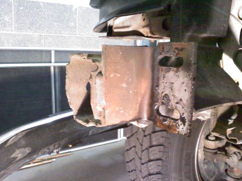 1996 Ford Bronco - winch frame dirty