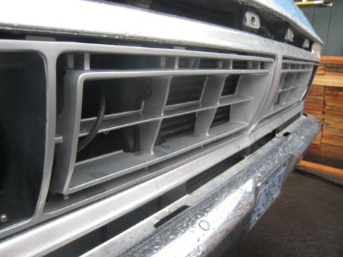1976 Ford F-250 - grille